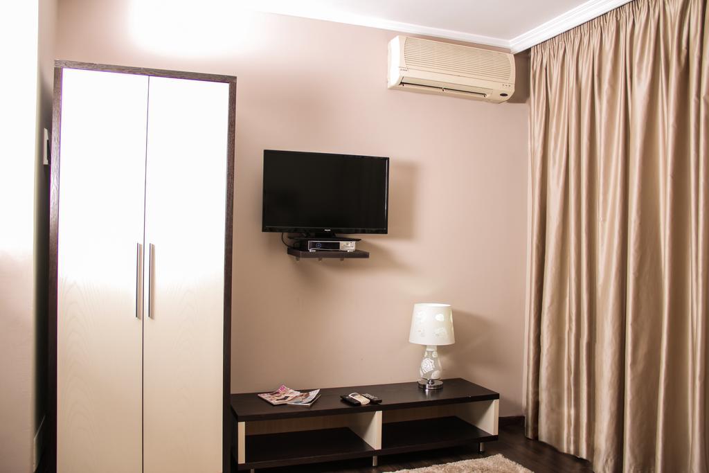 Vivar Hotel Тирана Номер фото