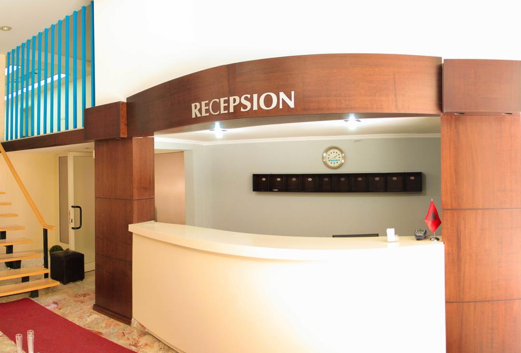 Vivar Hotel Тирана Екстер'єр фото